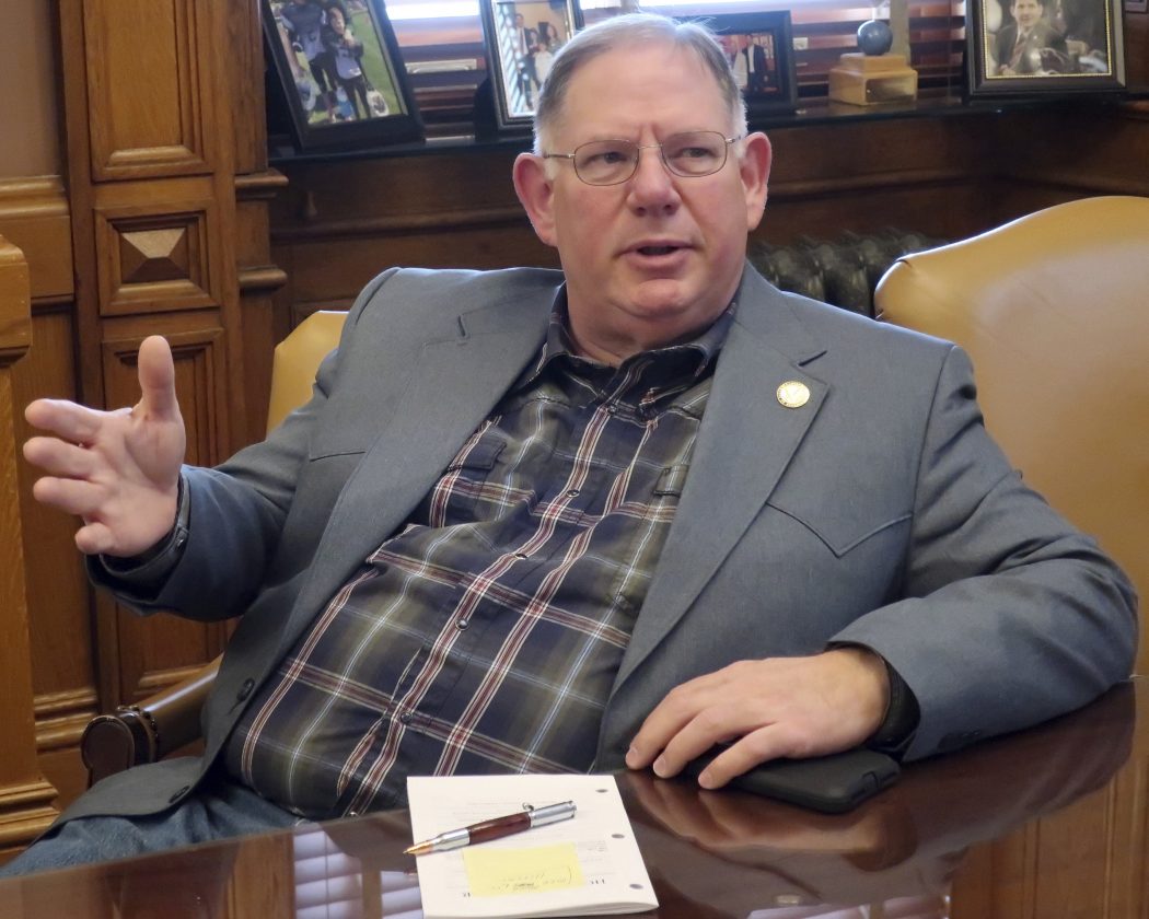 Kansas lawmakers struggle over school aid, Medicaid, taxes | News ...